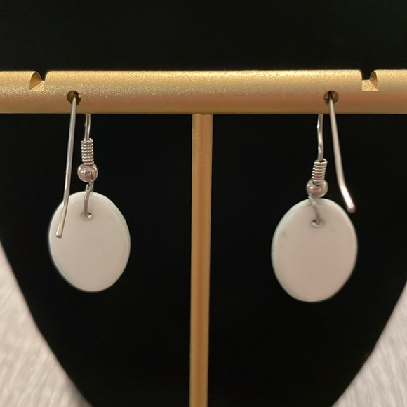 Cardinal Earrings - Picture 3 of 4